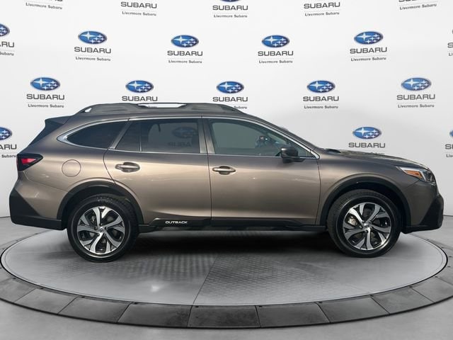 2022 Subaru Outback Limited XT photo 3