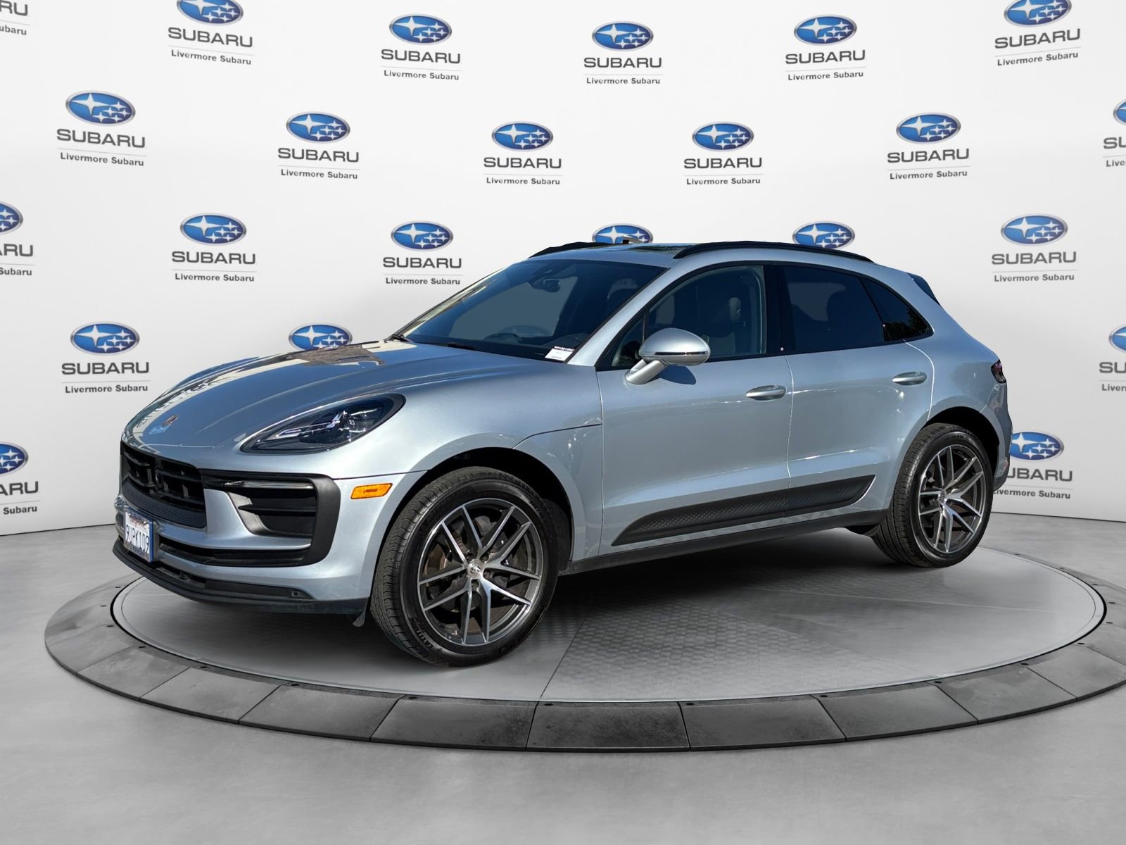 2025 Porsche Macan's photo