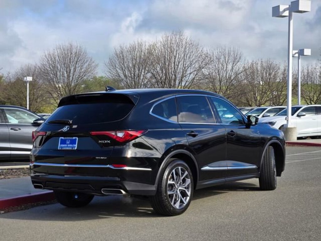Used 2023 Acura MDX w/Technology Package SUV