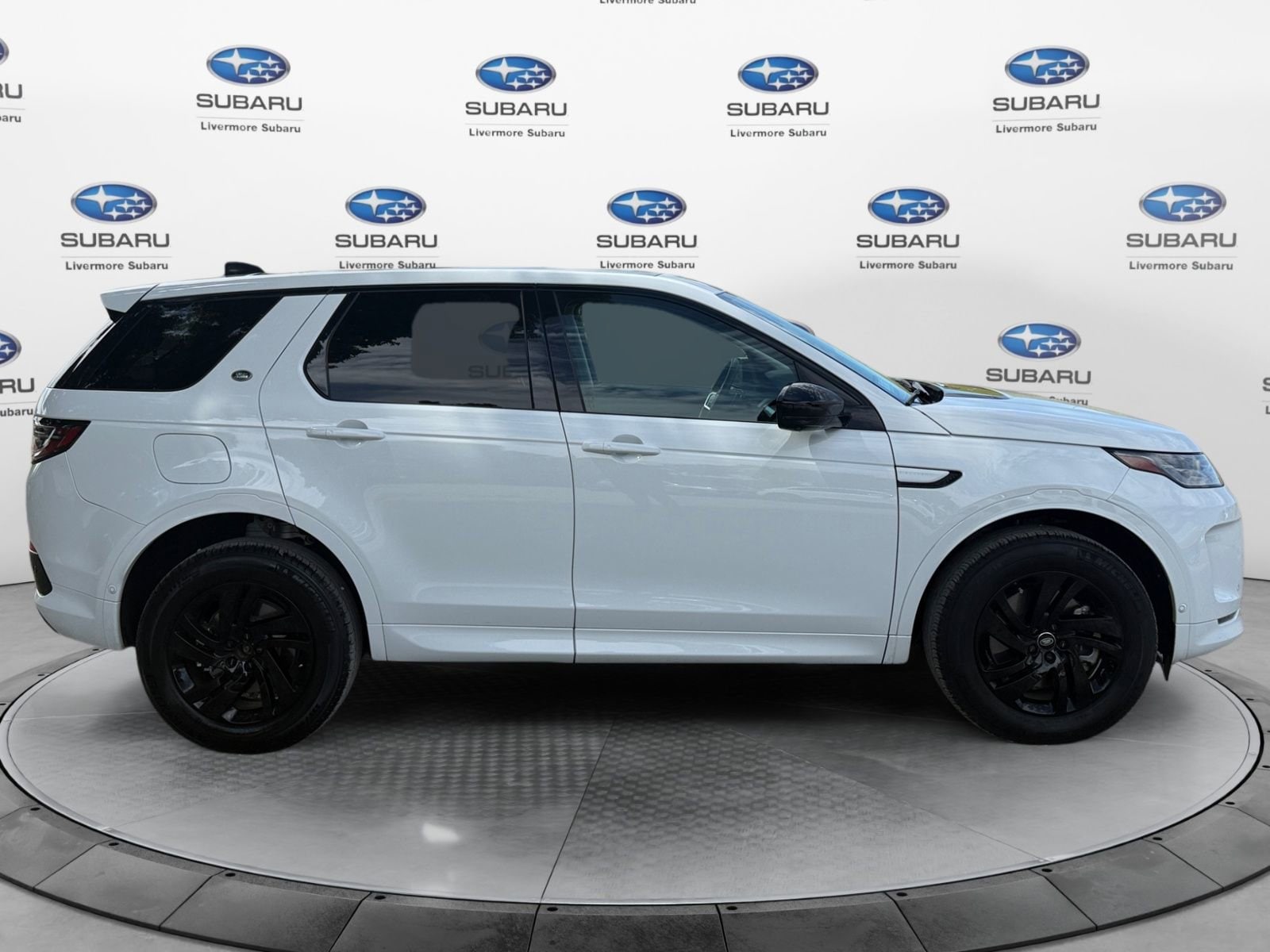 2025 Land Rover Discovery Sport S photo 2