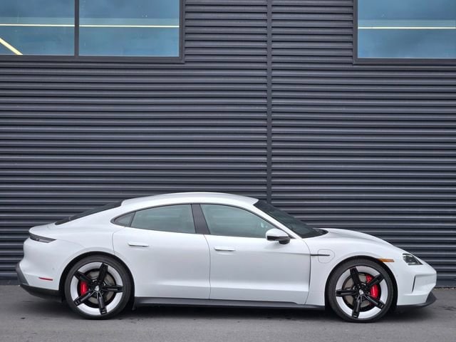 2025 Porsche Taycan 4S photo 3