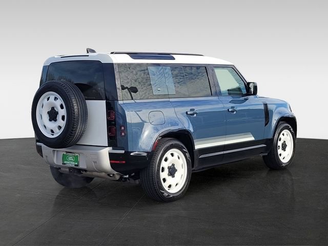 2024 Land Rover Defender S photo 5