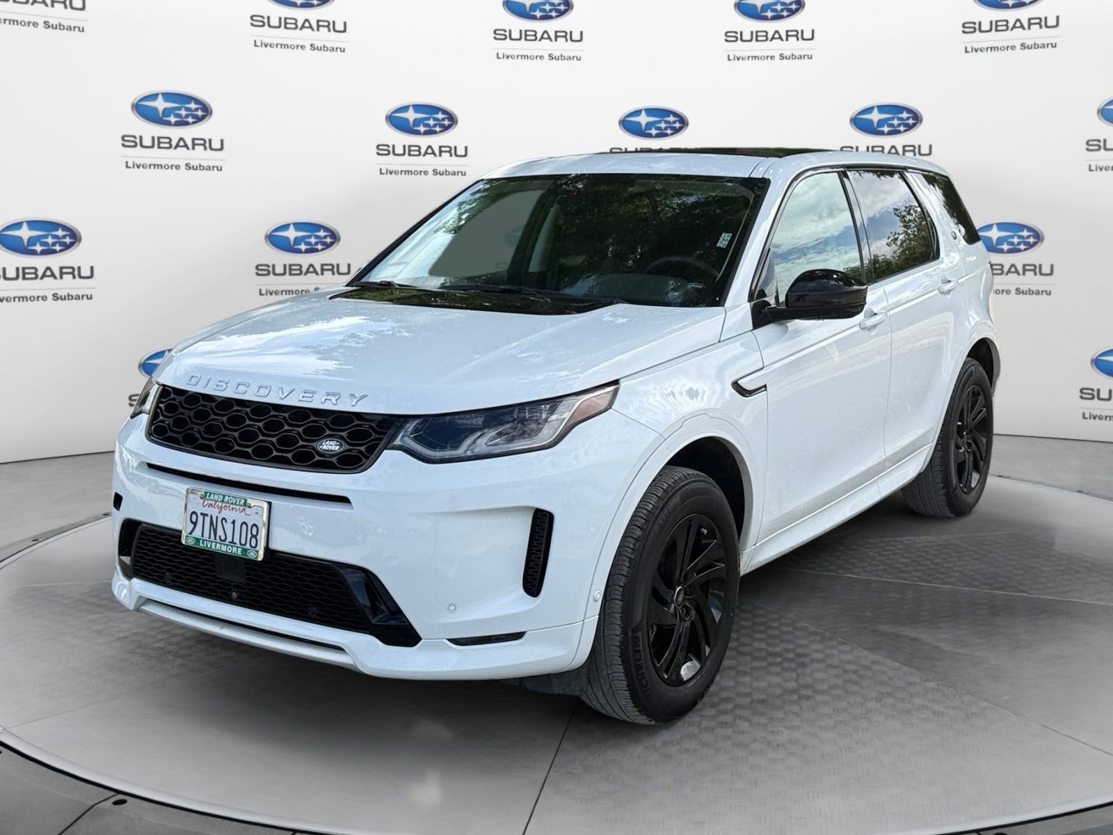 2025 Land Rover Discovery Sport S photo 3