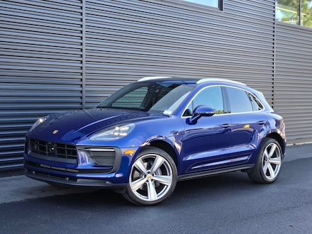 2025 Porsche Macan SUV