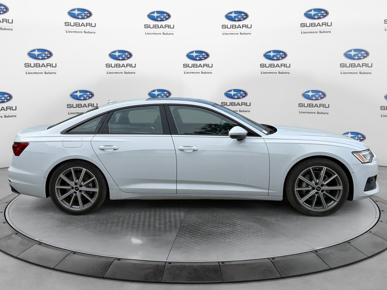 2025 Audi A6 Premium Plus - Photo 3