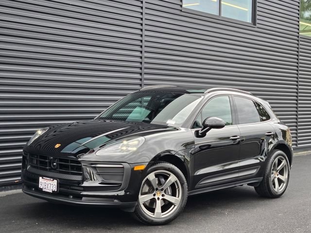 2025 Porsche Macan T