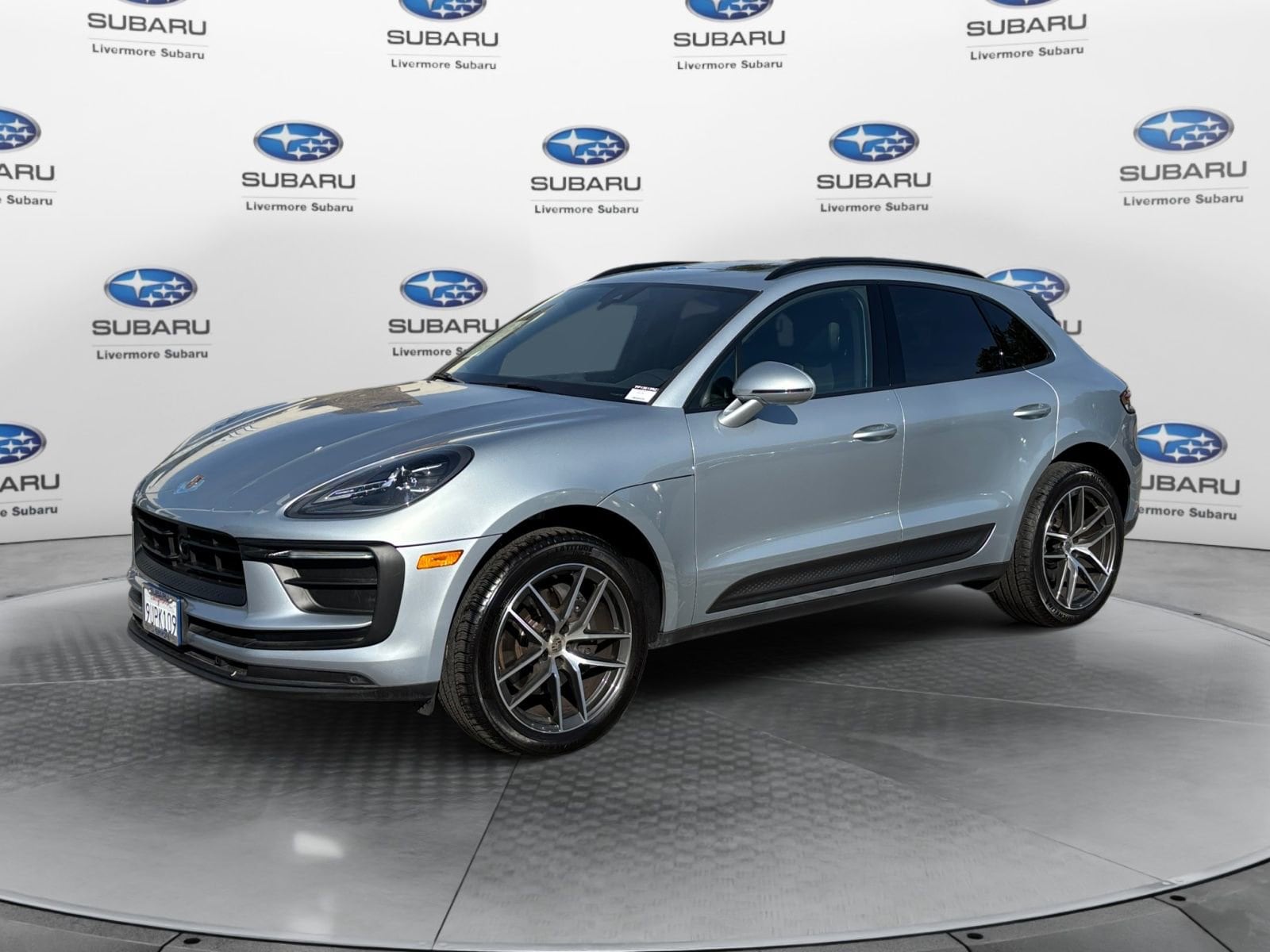 2025 Porsche Macan's photo