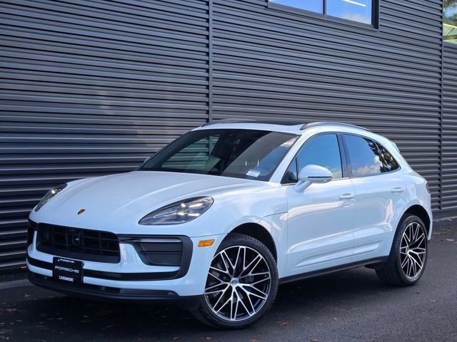 2025 Porsche Macan Base