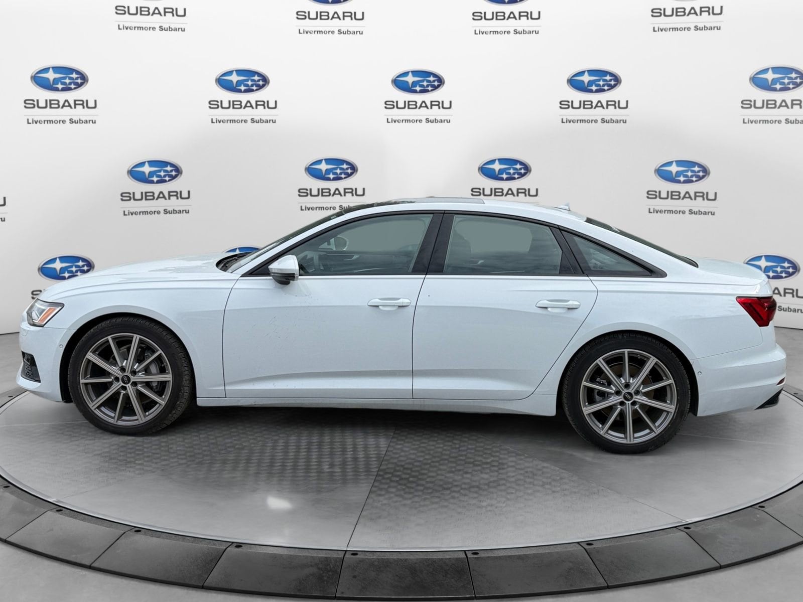 2025 Audi A6 Premium Plus - Photo 7