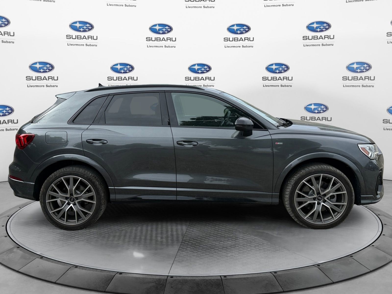 2025 Audi Q3 S line Premium Plus photo 2