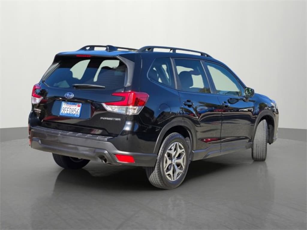 Used 2023 Subaru Forester Premium SUV