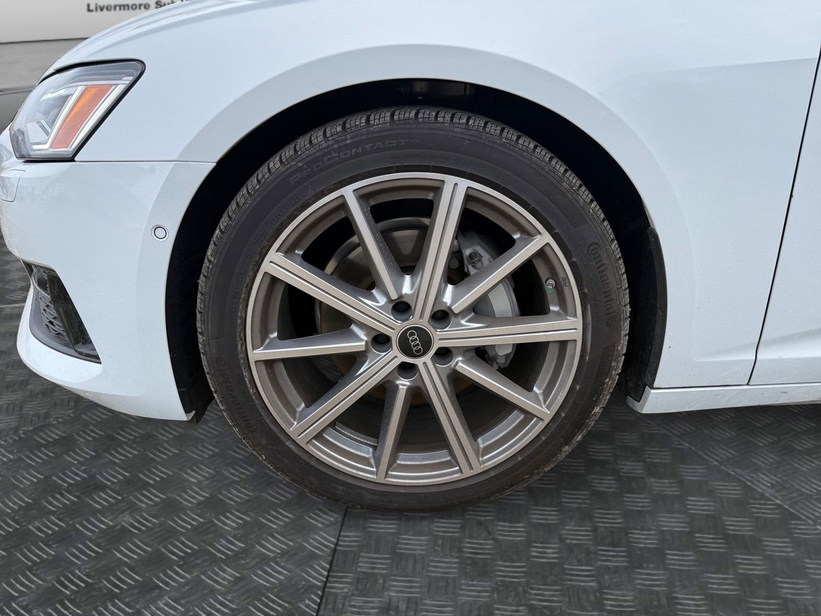 2025 Audi A6 Premium Plus - Photo 9