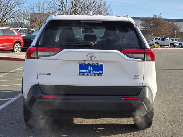 2024 Toyota RAV4 LE photo 4