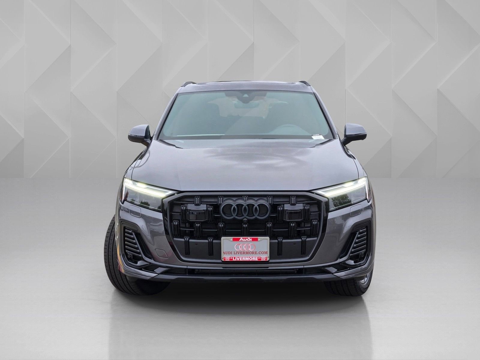 2025 Audi Q7 Premium Plus photo 2