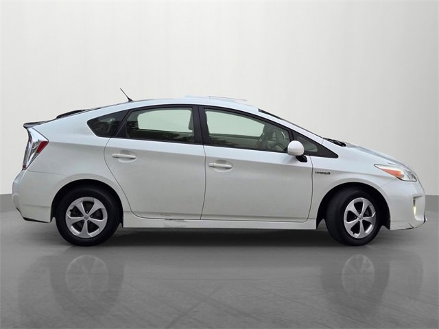 2015 Toyota Prius Four photo 3