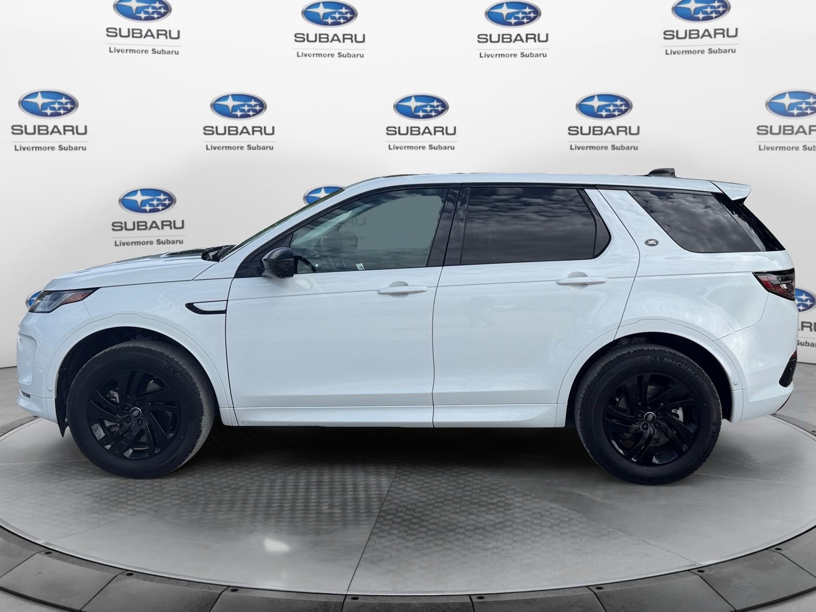 2025 Land Rover Discovery Sport S photo 6