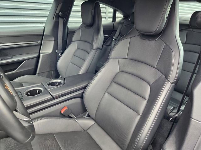 2025 Porsche Taycan 4S photo 4