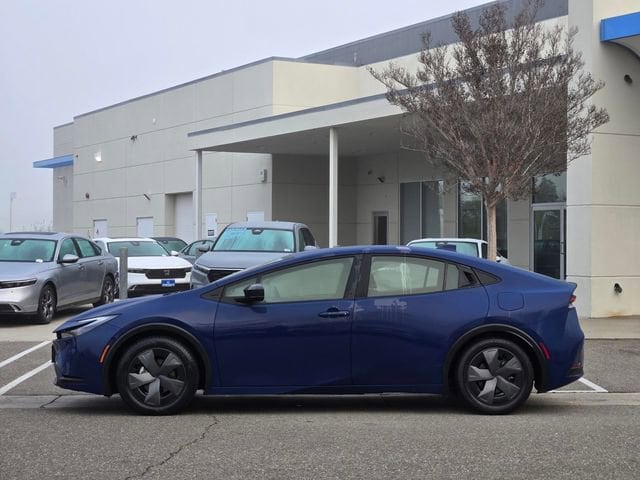 2024 Toyota Prius LE photo 6