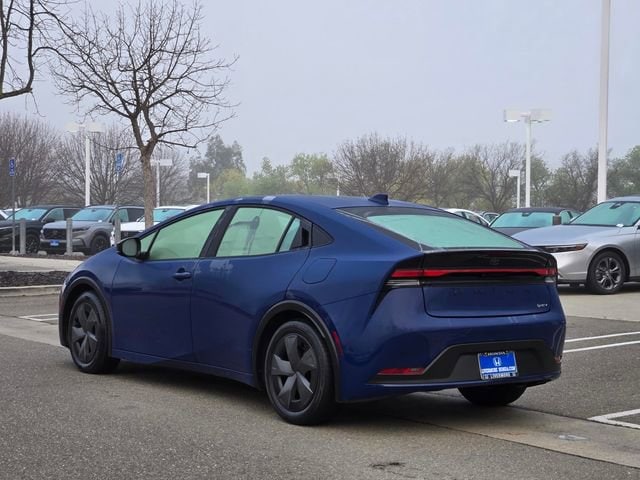 2024 Toyota Prius LE photo 5