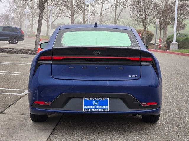 2024 Toyota Prius LE photo 4