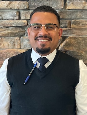 Staff member Ronmel N. from 18b884997df8