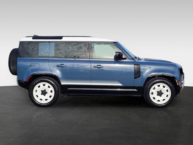 2024 Land Rover Defender S photo 6