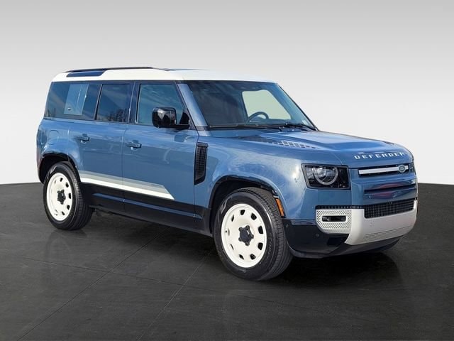 2024 Land Rover Defender S photo 3