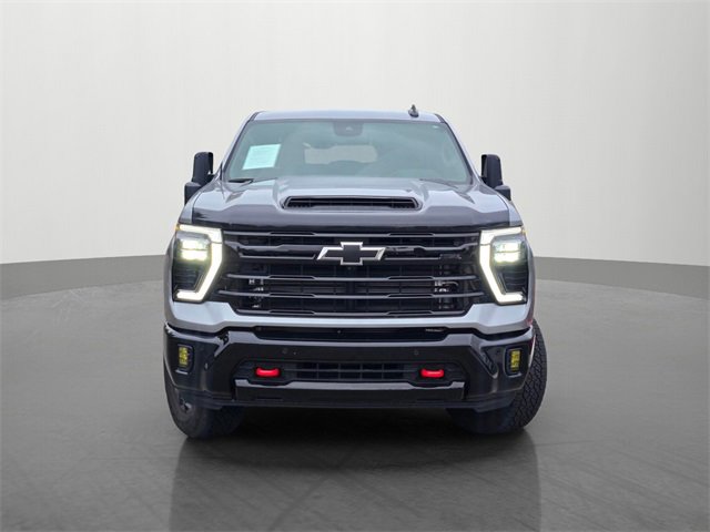 2025 Chevrolet Silverado 2500HD LT photo 3