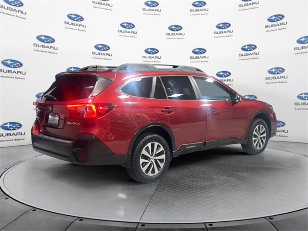 Used 2020 Subaru Outback Premium SUV