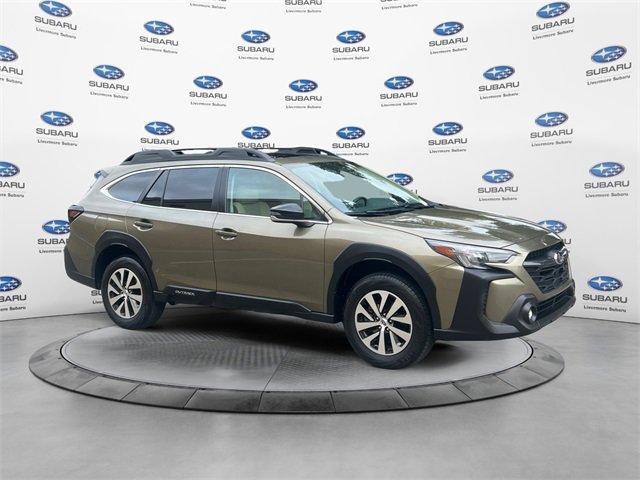 2023 Subaru Outback Premium's photo