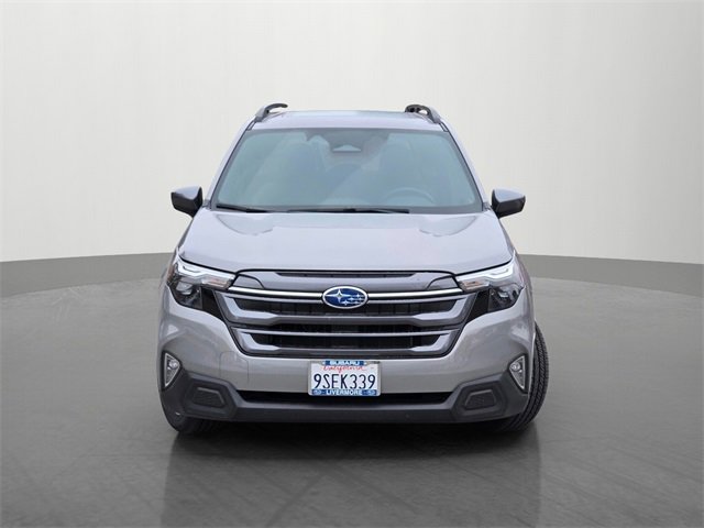 2025 Subaru Forester Premium photo 2