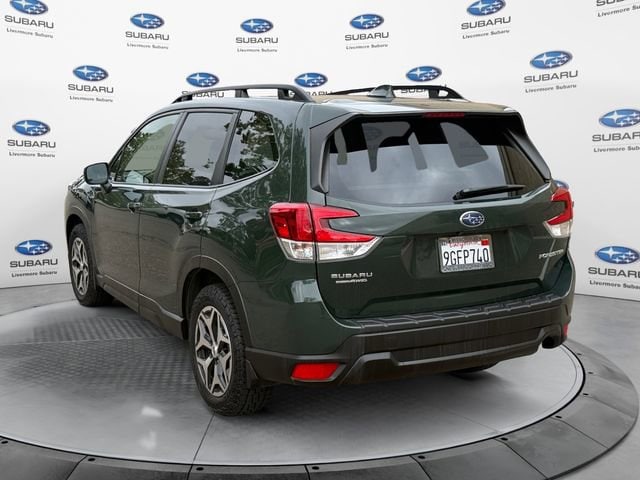 2023 Subaru Forester Premium photo 5