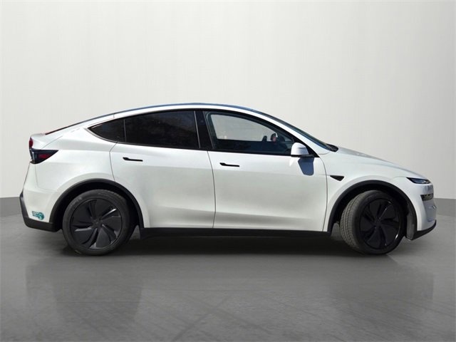 2026 Tesla Model Y Long Range photo 3