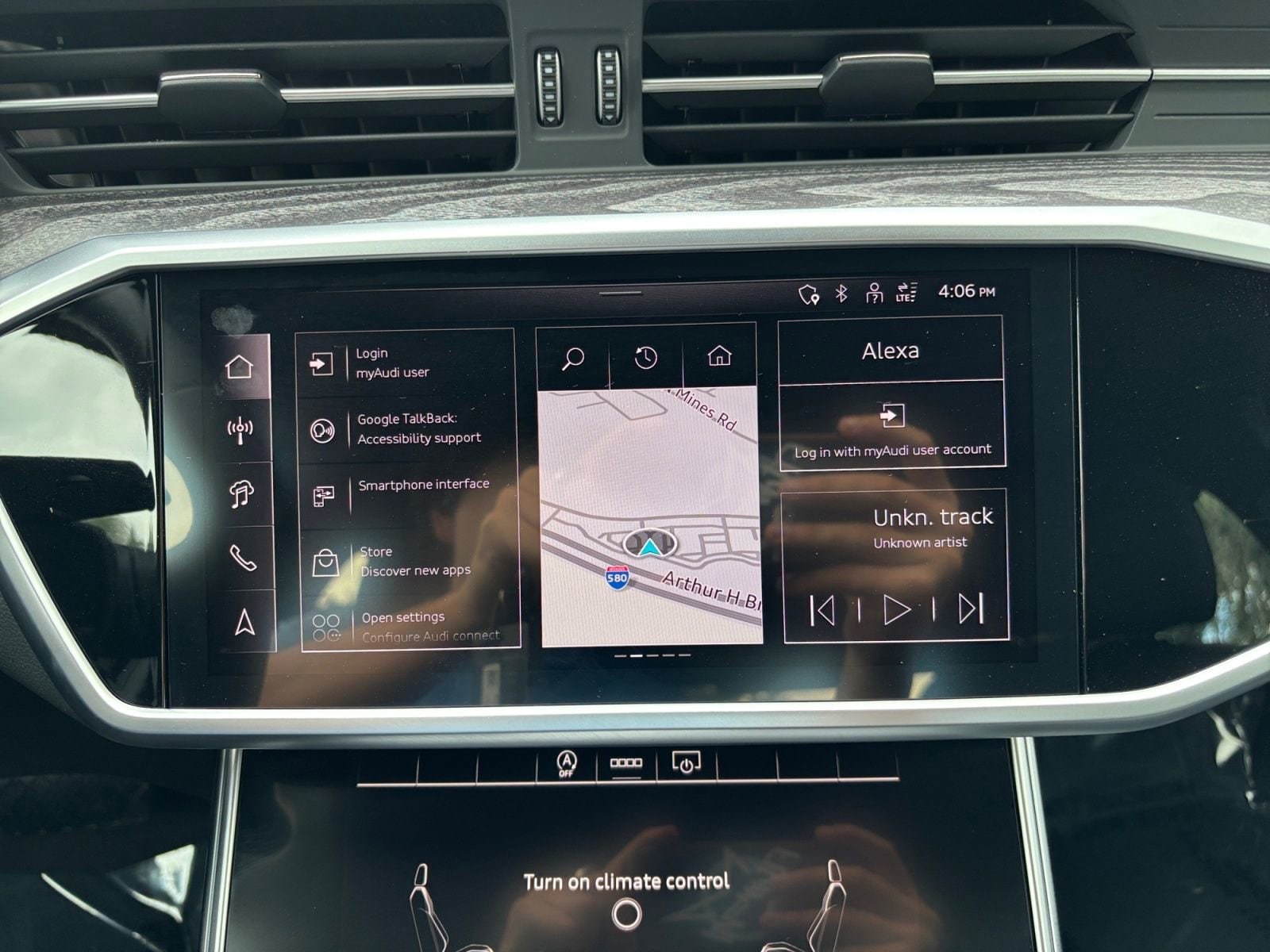 2025 Audi A6 Premium Plus - Photo 21