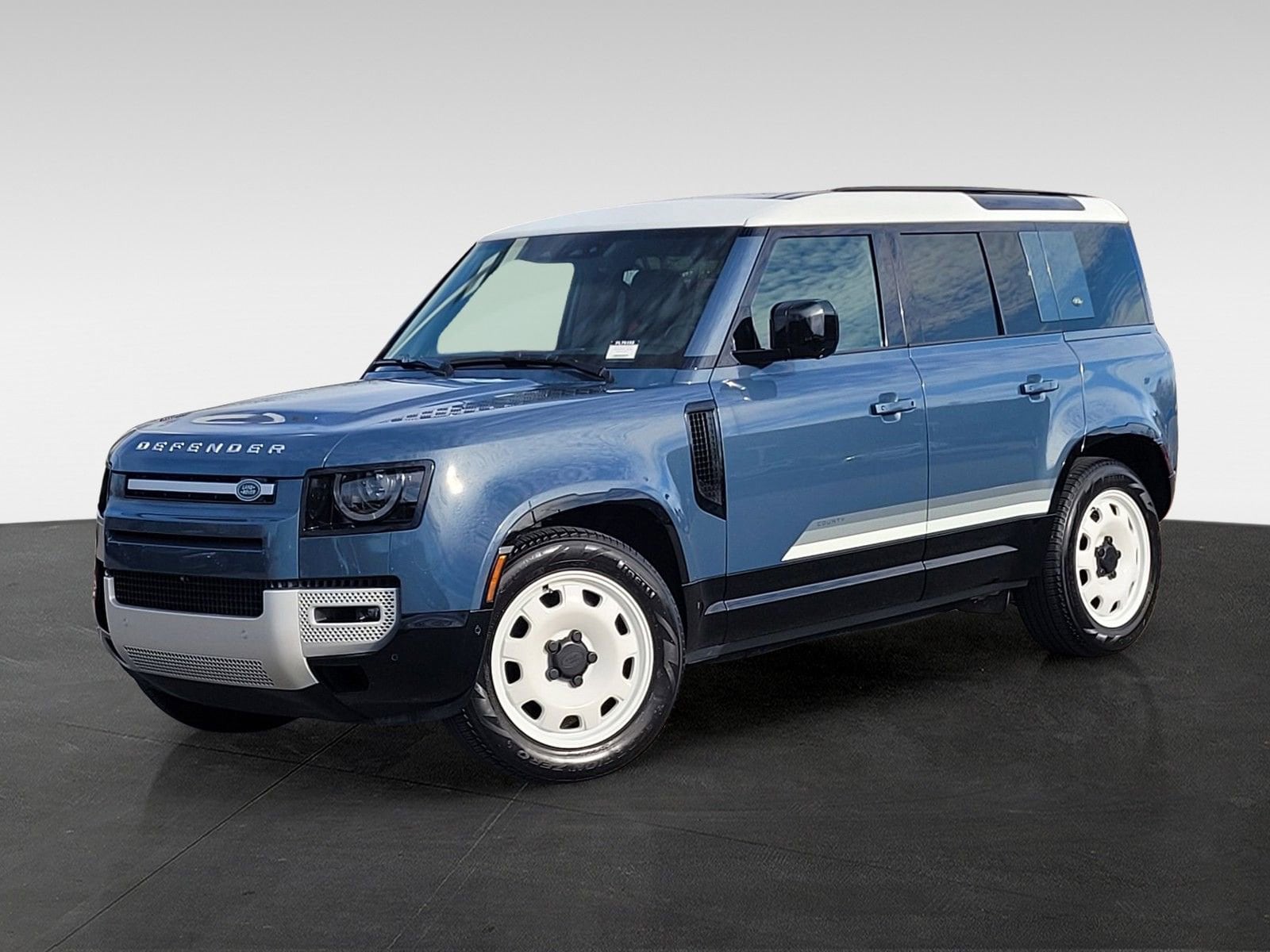 2024 Land Rover Defender 110 S P400's photo