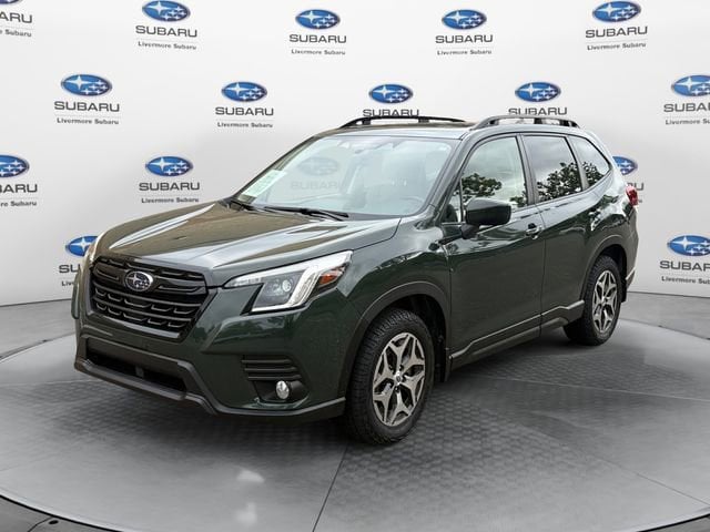 2023 Subaru Forester Premium photo 3