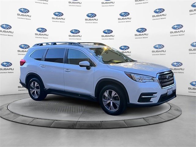 2022 Subaru Ascent Premium's photo