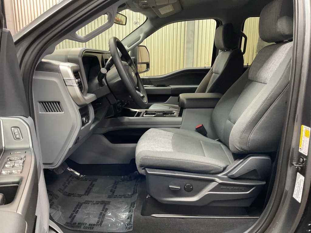 2026 Ford F-250 Super Duty XLT - Photo 8