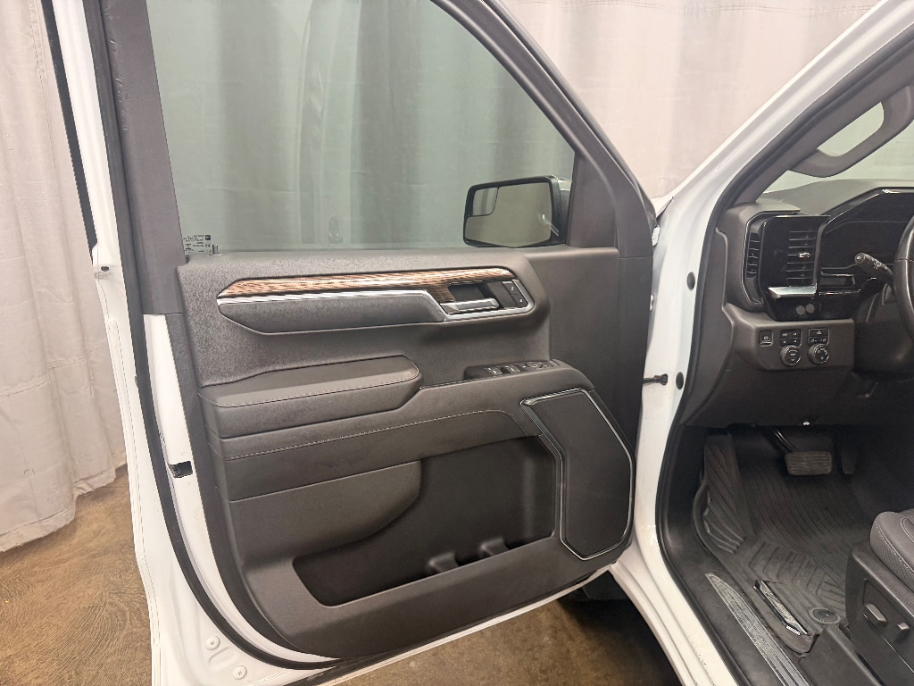 2022 Chevrolet Silverado 1500 LT - Photo 7