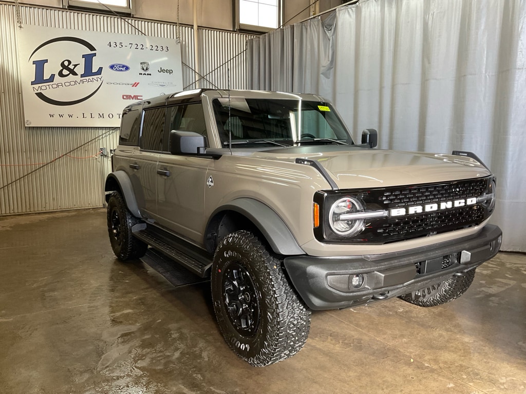 New 2025 Ford Bronco Outer Banks SUV