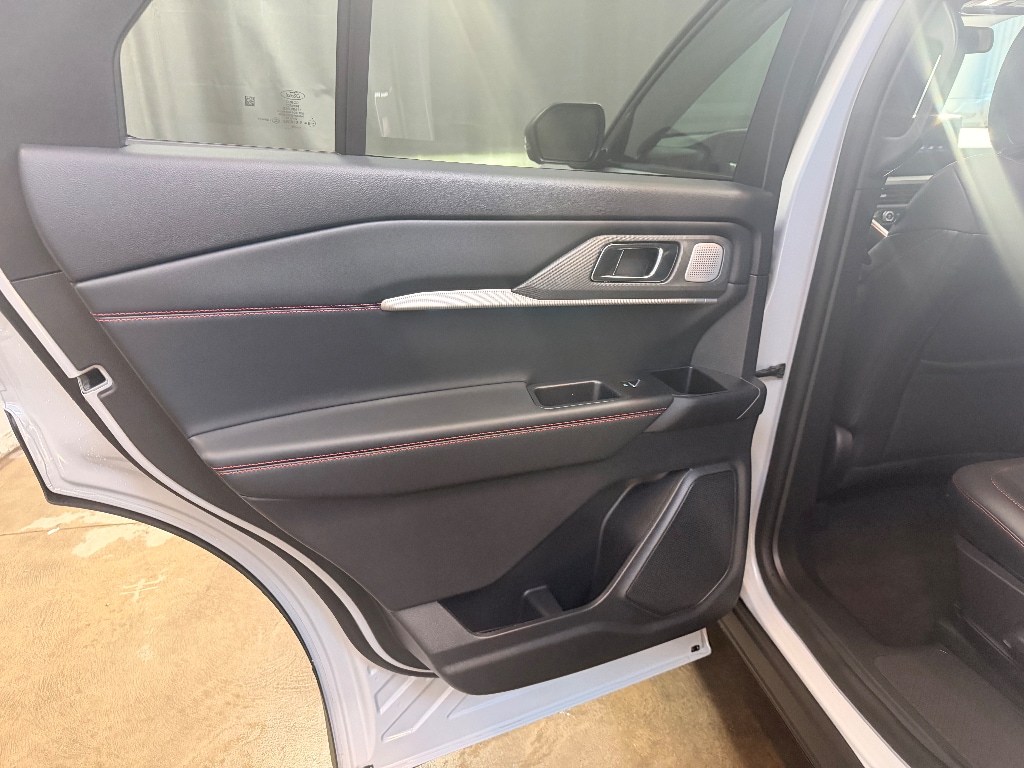 2026 Ford Explorer ST - Photo 13
