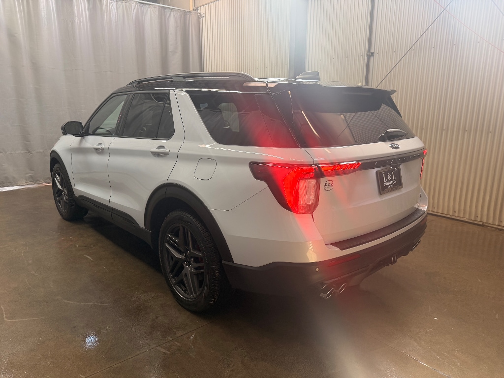 2026 Ford Explorer ST - Photo 7