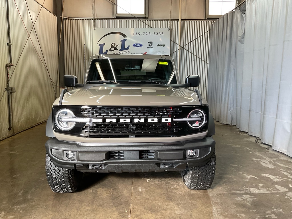 New 2025 Ford Bronco Outer Banks SUV