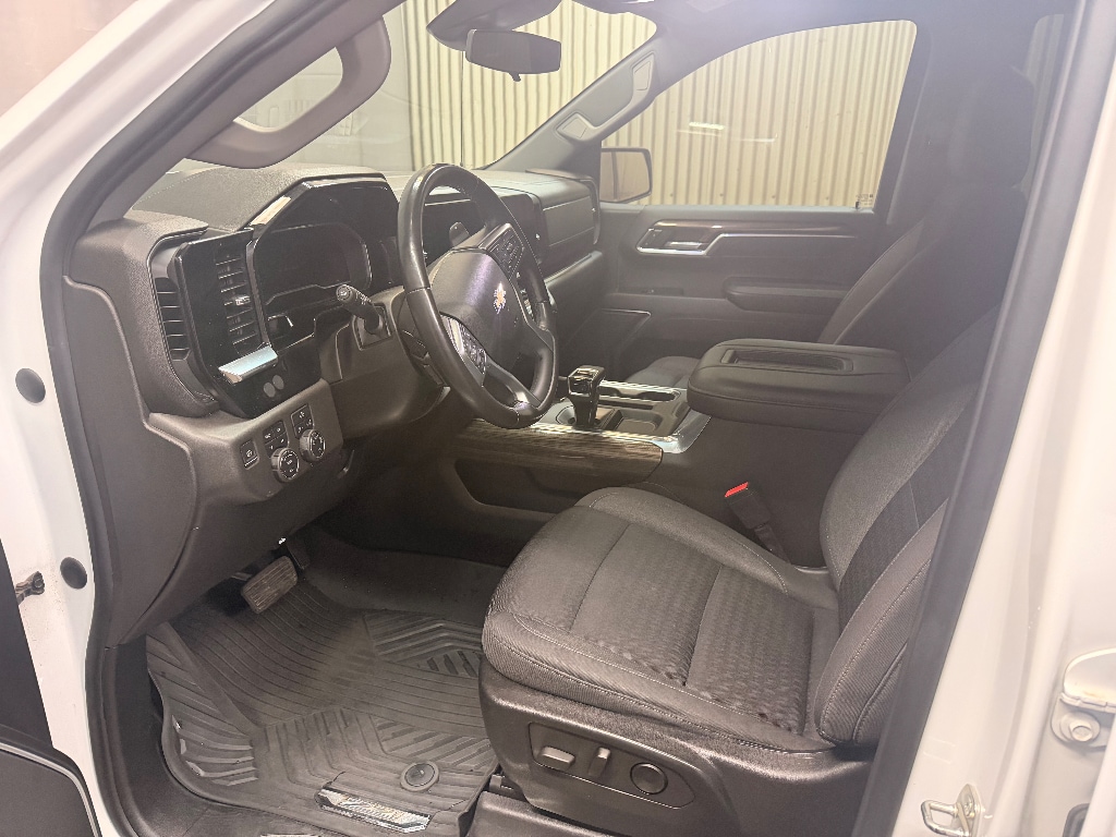 2022 Chevrolet Silverado 1500 LT - Photo 8