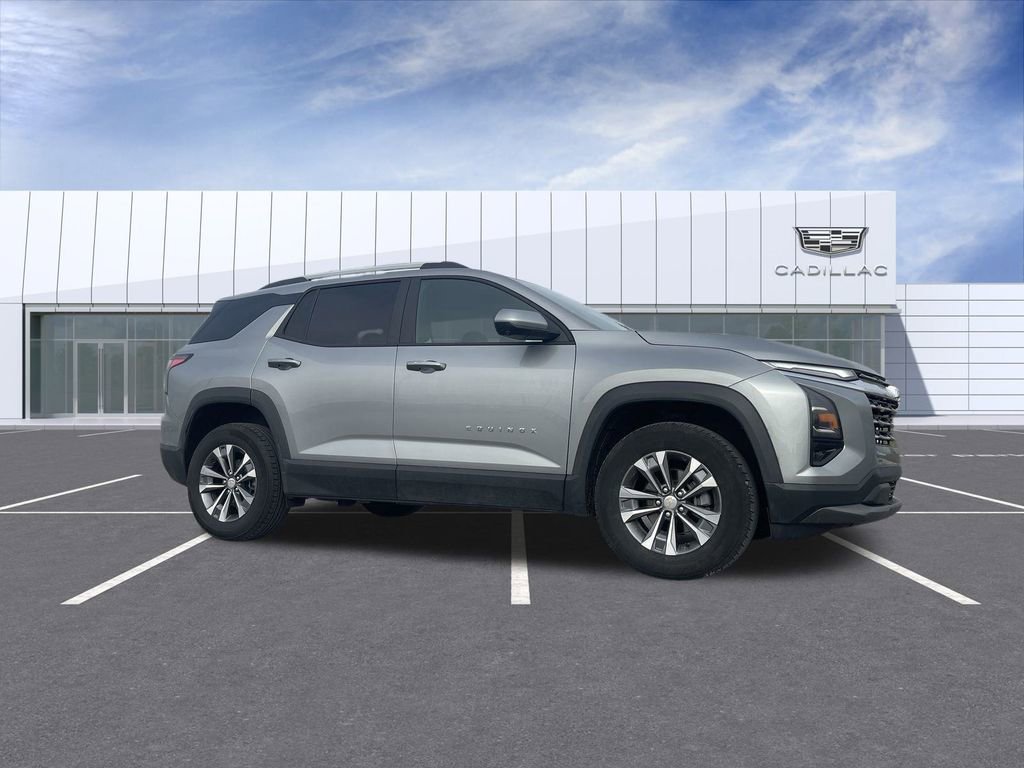 2025 Chevrolet Equinox LT's photo