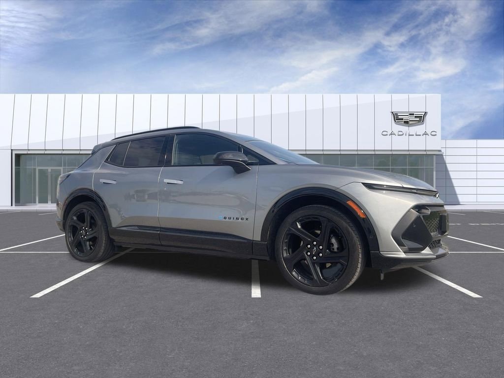 2024 Chevrolet Equinox EV Launch Edition FWD's photo