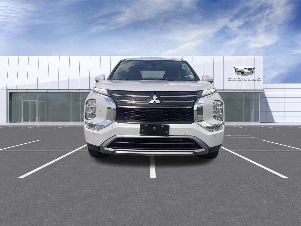Used 2025 Mitsubishi Outlander SE