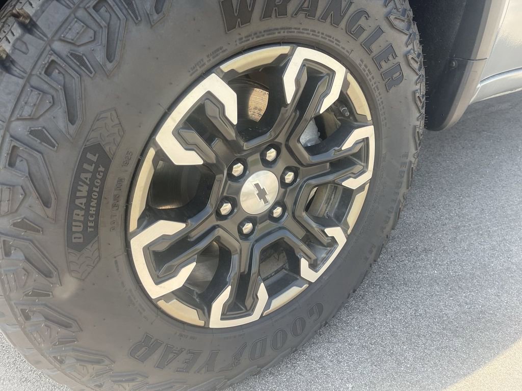 2024 Chevrolet Silverado 1500 ZR2 photo 2