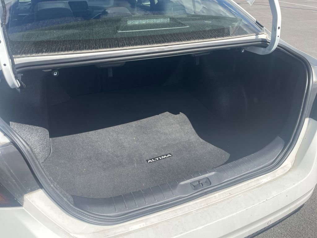 2024 Nissan Altima 2.5 SR photo 2