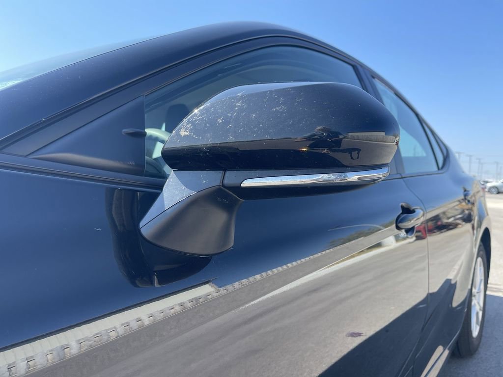 2025 Toyota Camry LE photo 3
